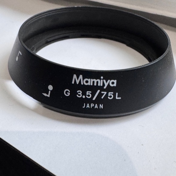 📸 Innovative Mamiya G 75mm f/3.5L Black Lens Hood – Vintage Camera Gear📸 - Picture 6 of 13